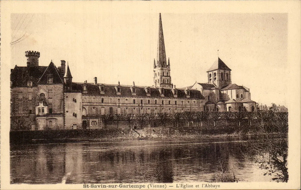 San Savino sobre el Gartempe (Vienne) — La Iglesia y el Monasterio - Anverso