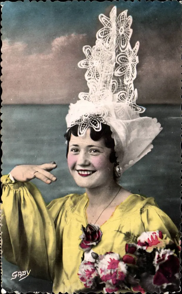 Frau im Sablais-Kostüm — Verlag Gaby, n°1 - Vorderseite