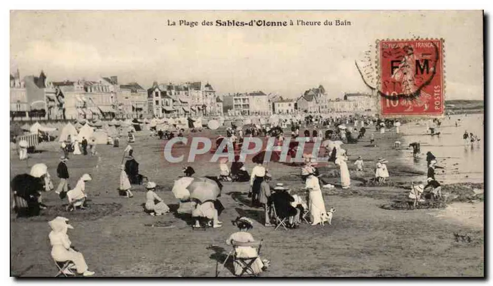 La Plage des Sables-d'Olonne zur Badezeit — CPAHAPHIL - Vorderseite