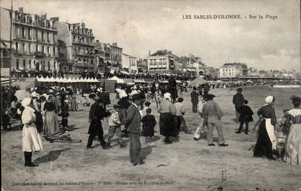 Les Sables-d'Olonne — Na Praia — Coleção Lucien Amiaud, N° 1004 - Frente