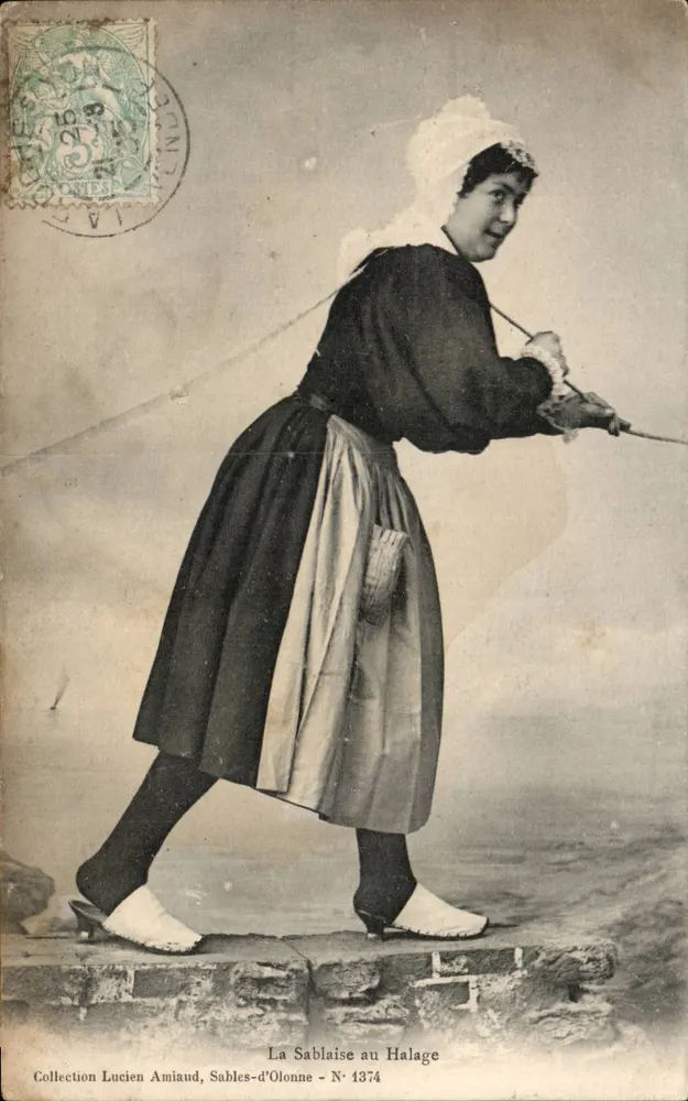 La Sablaise beim Schleppen — Sables-d'Olonne — Sammlung Lucien Amiaud, Nr. 1374 - Vorderseite