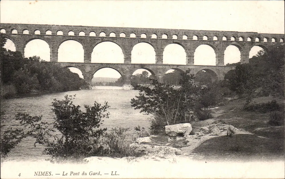 Nîmes — O Ponte du Gard — LL. — N°4 - Frente