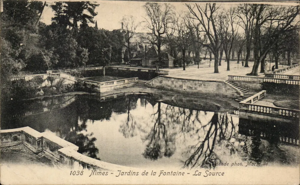 Nîmes - Jardins de la Fontaine - A Fonte — Editor: Guéndé fot. Marselha, n° 1038 - Frente