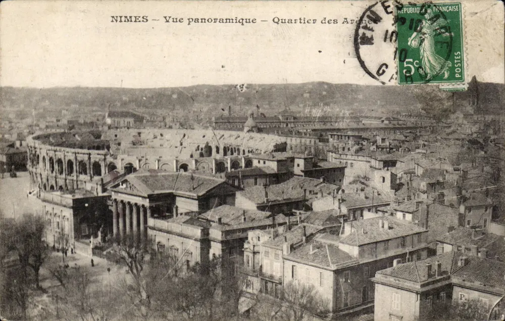 Nîmes — Panoramablick — Viertel der Arènes - Vorderseite
