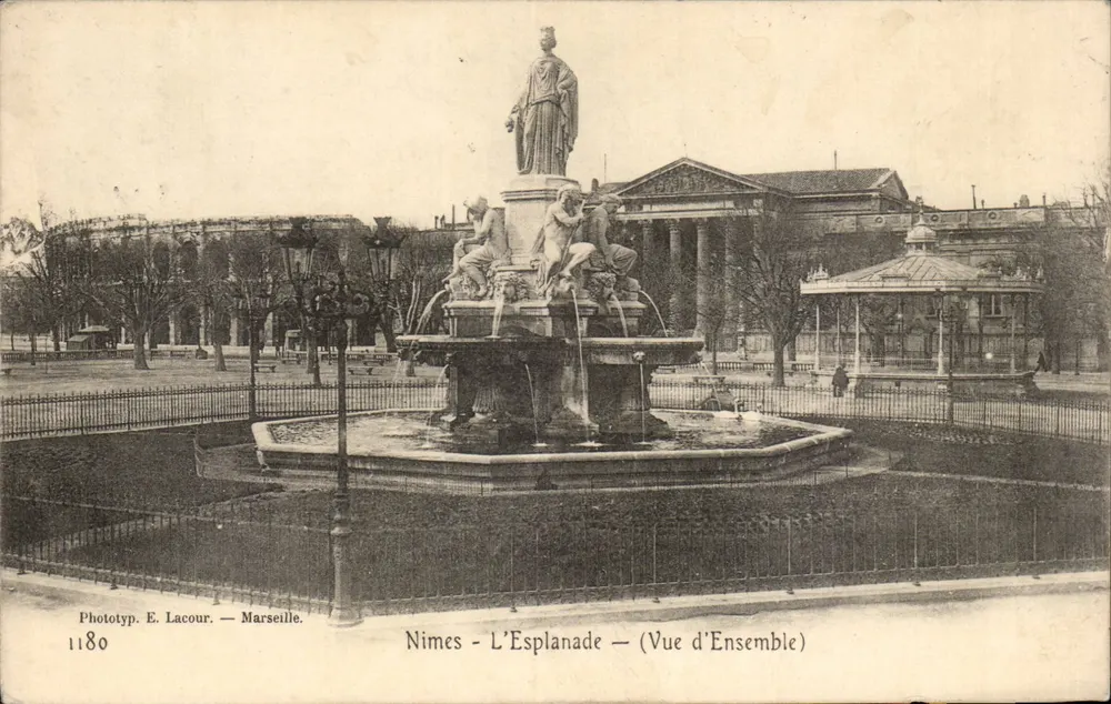Nîmes - A Esplanada — (Visão Geral) — Phototyp. E. Lacour — Marseille — n°1180 - Frente