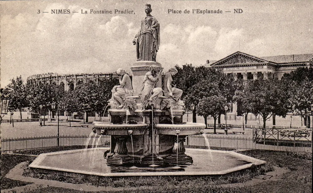 Nîmes — La Fontaine Pradier, Place de l'Esplanade — ND - Vorderseite