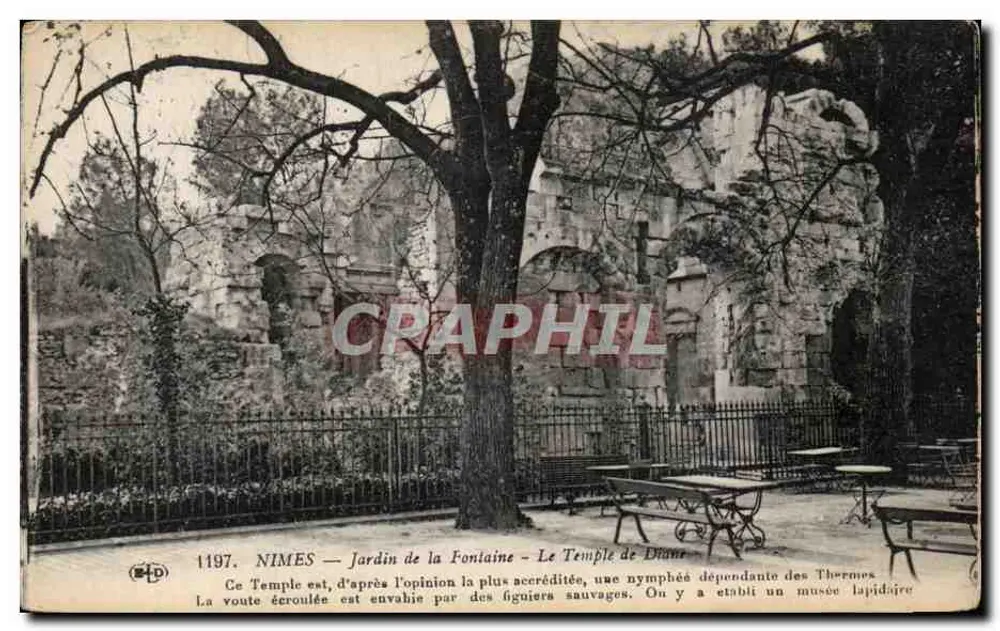 Nîmes — Jardin de la Fontaine — Tempel von Diane - Vorderseite