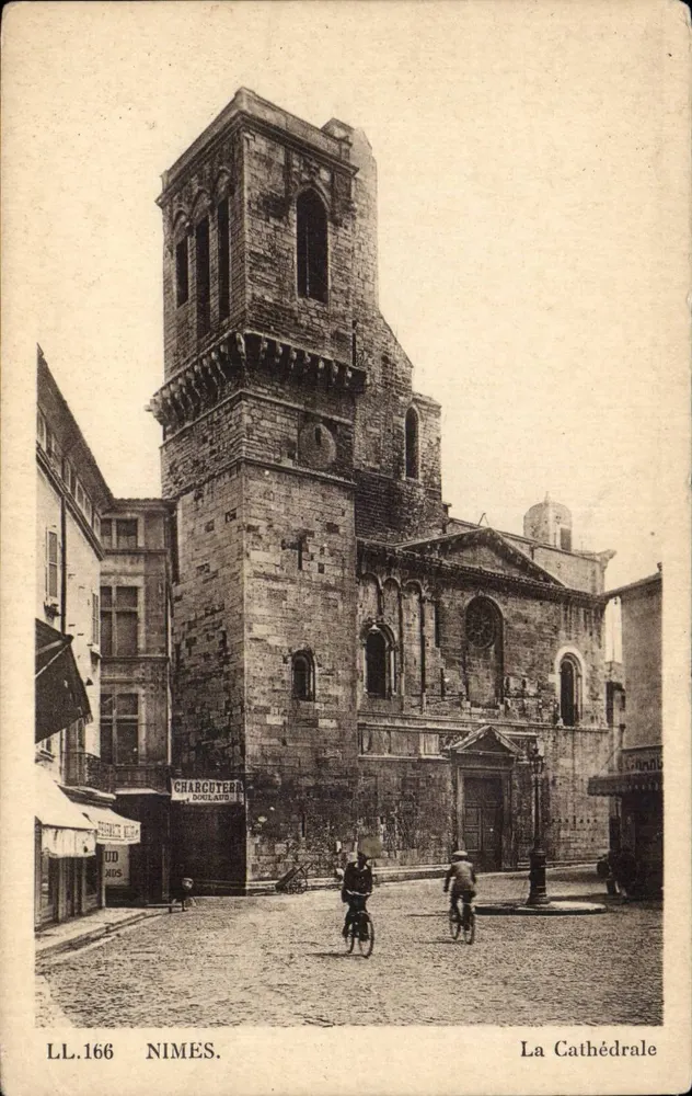 Nîmes — A Catedral — Editor: CP DES ARTS - STRASBOURG-SCHILTIGHEIM, n° LL.166 - Frente