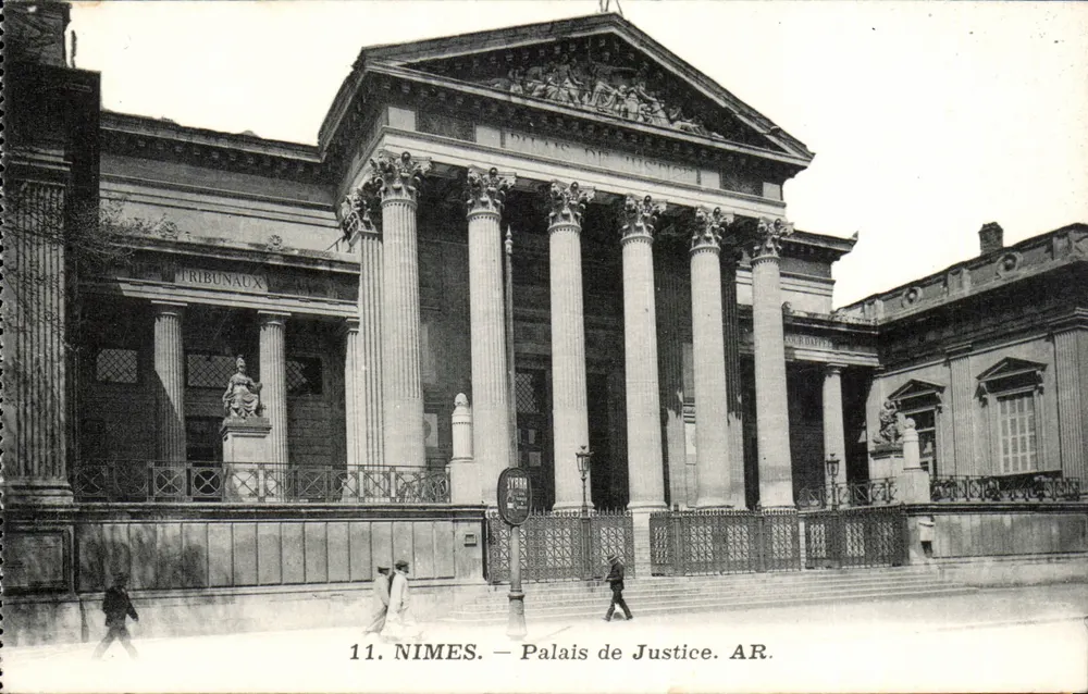 Nîmes — Palácio de Justiça — AR. — N°11 - Frente