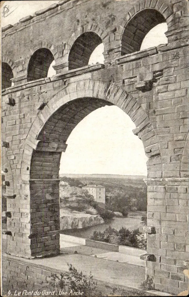 O Pont du Gard — Uma Arco — Editor não identificado, n° de série 4 - Frente
