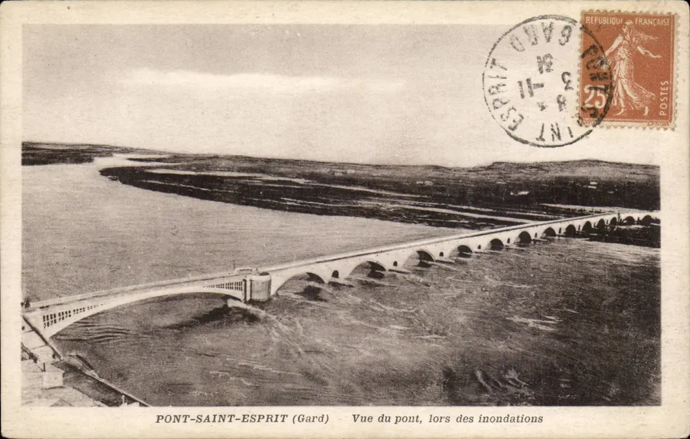 Pont-Saint-Esprit (Gard) — Ansicht des Brückenteils während der Überschwemmungen — unbekannter Verlag, Seriennummer nicht sichtbar - Vorderseite