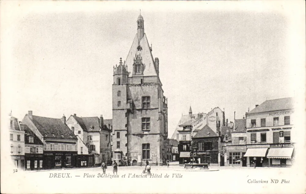 Dreux — Place Mélézeau und das Alte Rathaus — Collections ND Phot - Vorderseite