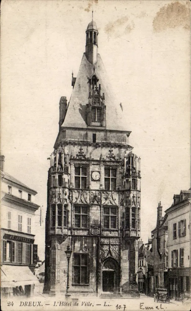Dreux — O Hotel de Ville — Editor Eure & L. n°24 - Frente