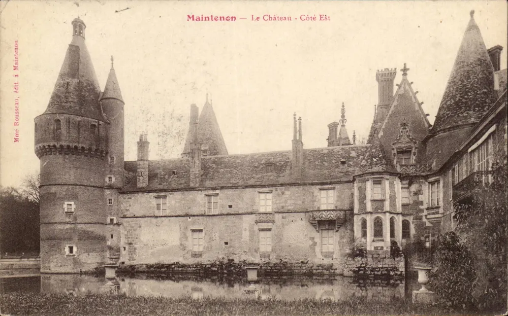 Maintenon — O Castelo — Lado Leste — Mme Ronasseau, edit. em Maintenon - Frente