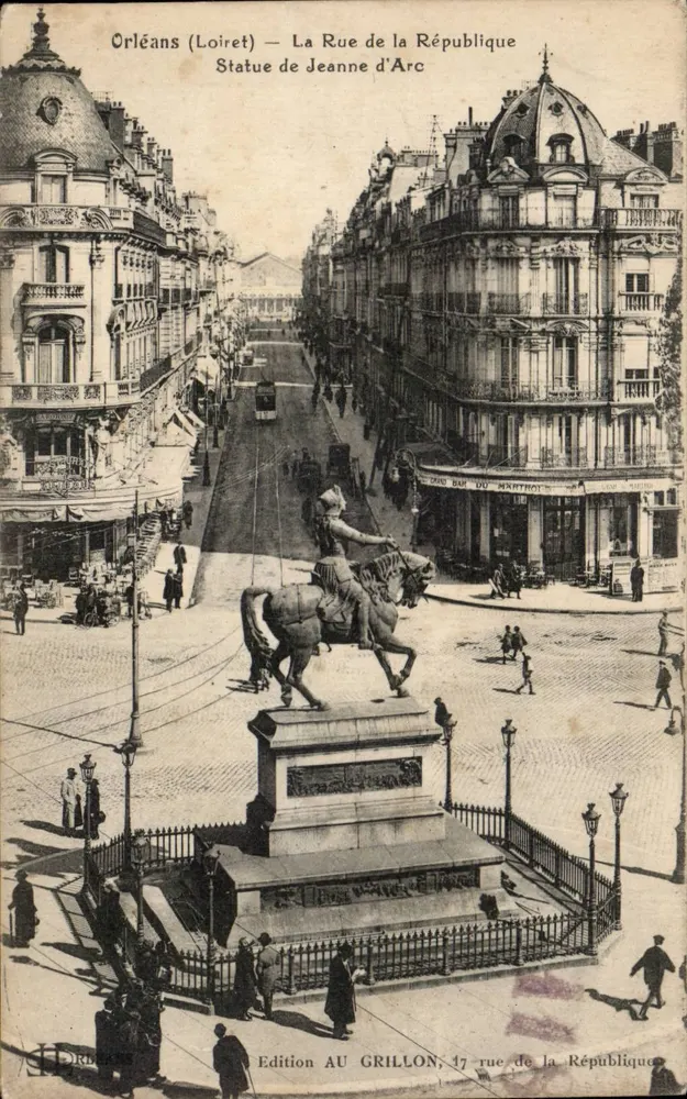 Orléans (Loiret) — Rue de la République, Statue der Jeanne d'Arc — Edition AU GRILLON, 47 rue de la République - Vorderseite
