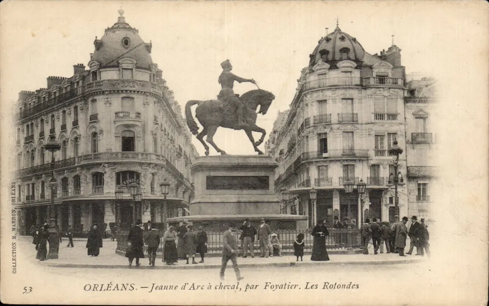 Orléans — Jeanne d'Arc auf Pferd, von Foyatier. Les Rolondes - Vorderseite