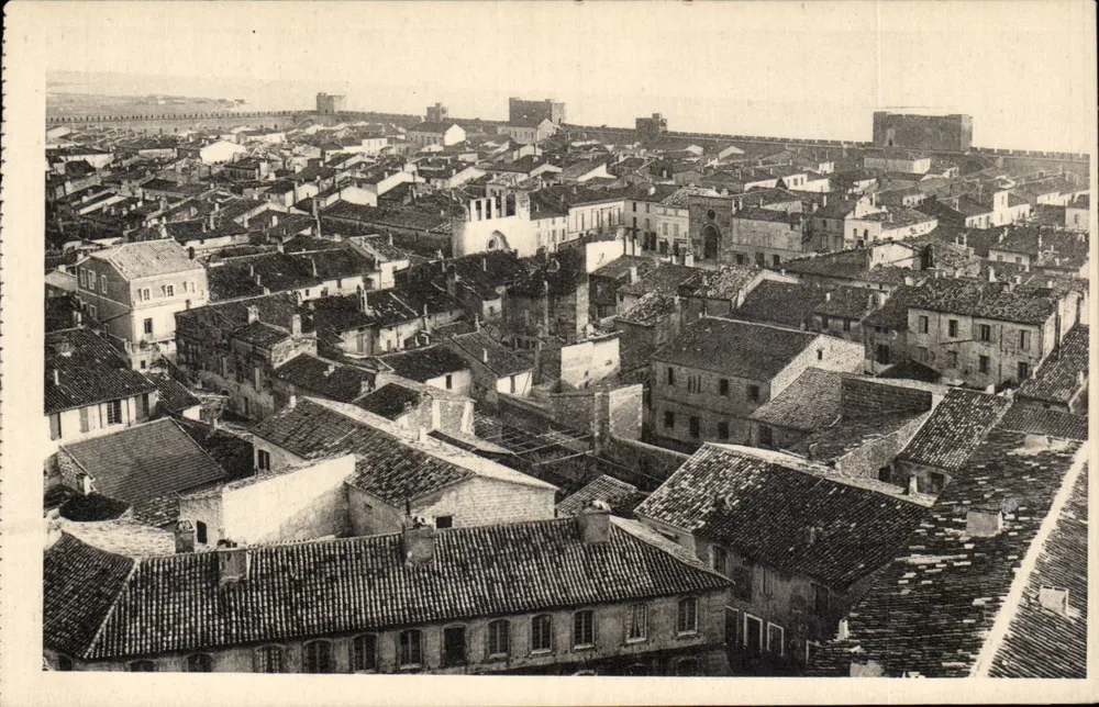 Aigues-Mortes — Allgemeiner Blick vom Turm der Konstanz — Edition des Monuments Historiques, Paris VIII - Vorderseite