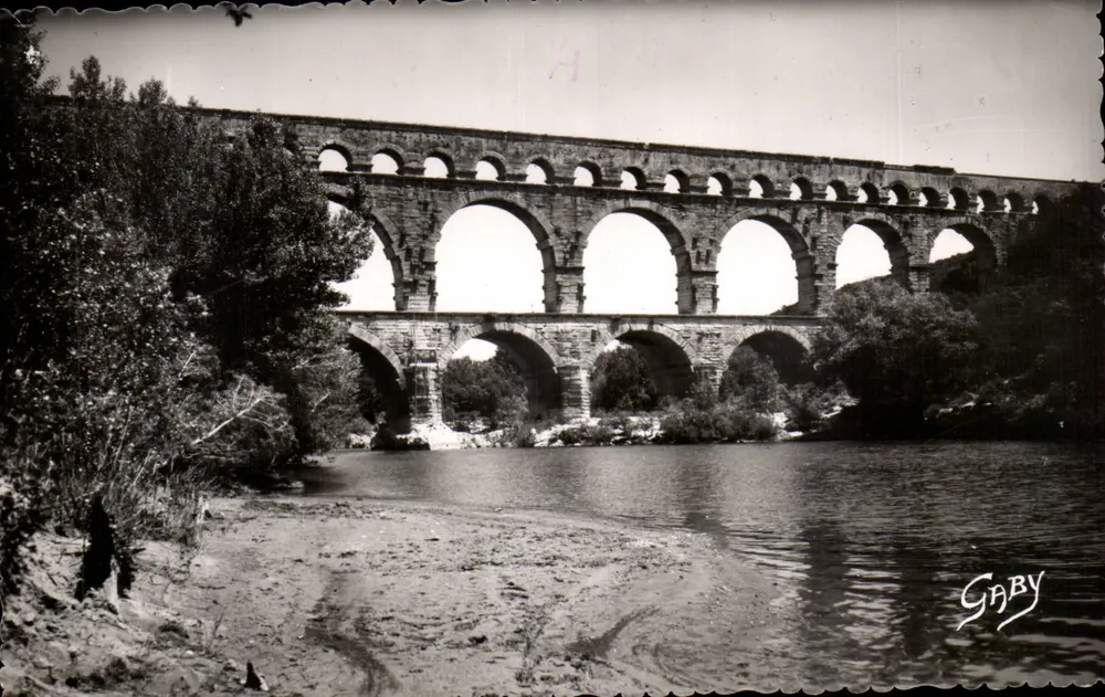 Ponte do Gard — Aqueduto romano — Éditions Gaby - Frente
