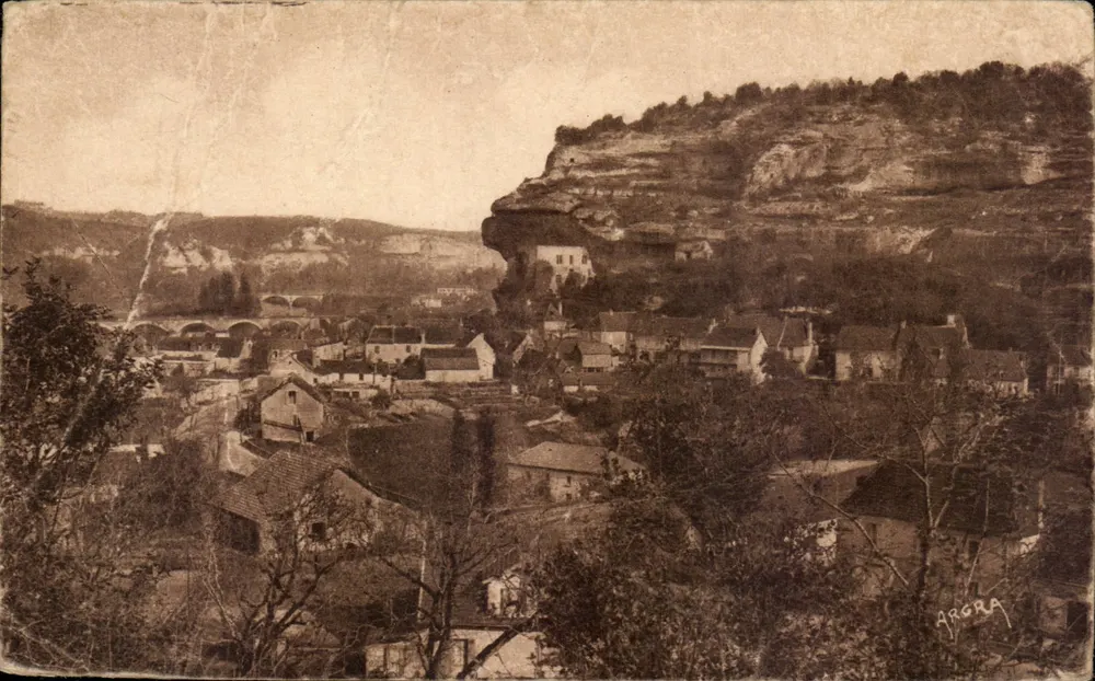 Les Eyzies (Dordogne) — Vista geral — Les Arts Graphiques - Frente