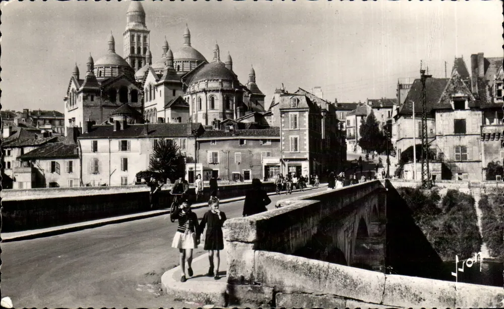 Périgueux — Catedral de Saint-Front — Les Éditions d'Art - Frente