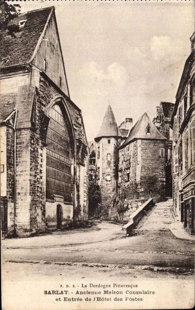 Sarlat — Die malerische Dordogne und Eingang zum Posthotel - Vorderseite