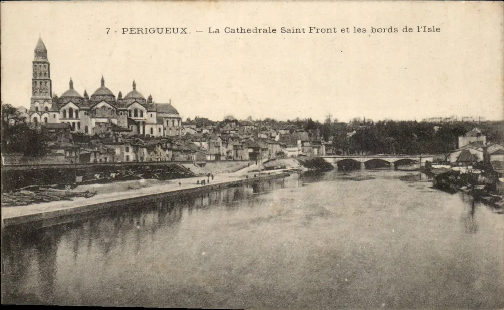 Périgueux — Kathedrale Saint Front und die Ufer der Isle — unbekannter Verlag, n°7 - Vorderseite