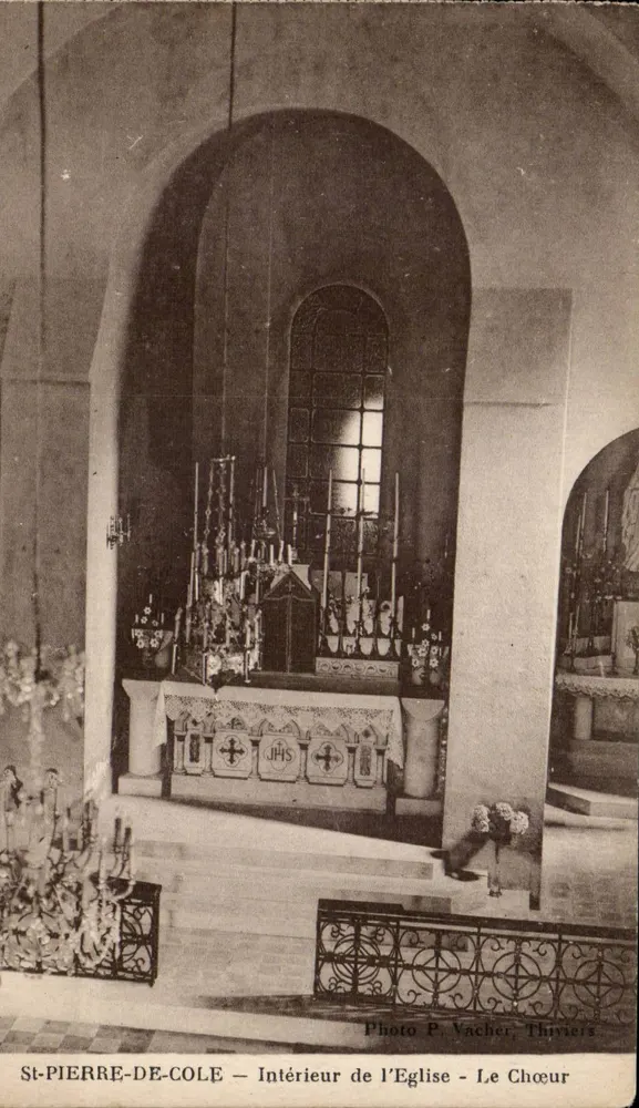 St-Pierre-de-Cole — Interior da Igreja — O Coro — Foto P. Vacher, Thiviers - Frente
