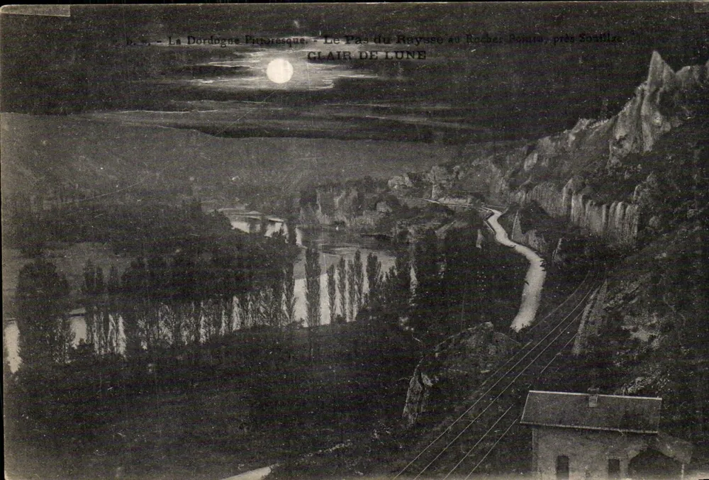 Der Pas du Raysse am Rocher Poudra, nahe Sostille — La Dordogne Picturaque — Mondlicht - Vorderseite