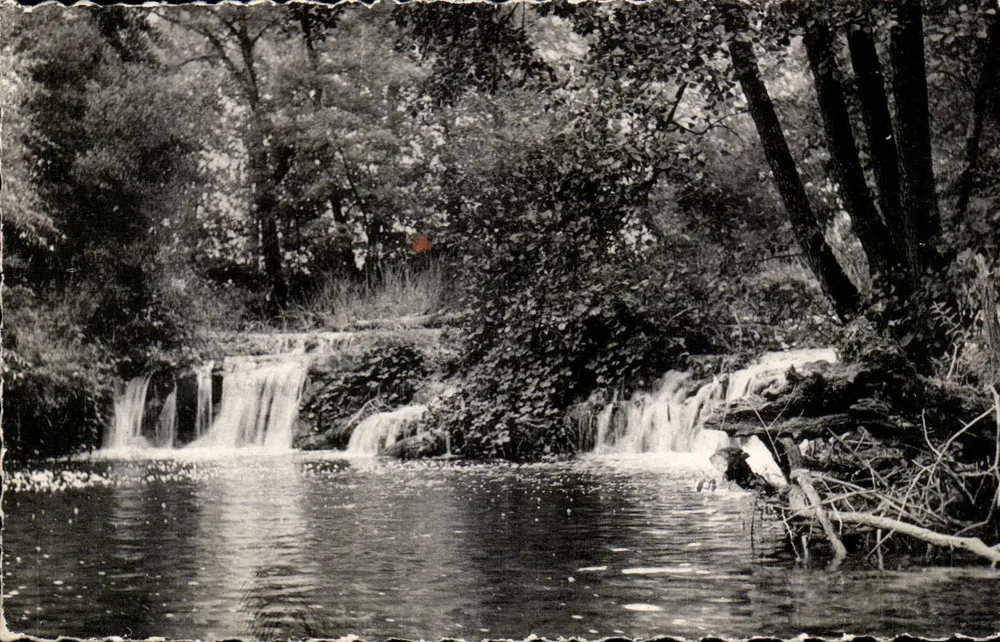 Saint-Aulaye (C.T.) — As Cataratas — Ed. H. Fortin Café-Tabac - Frente