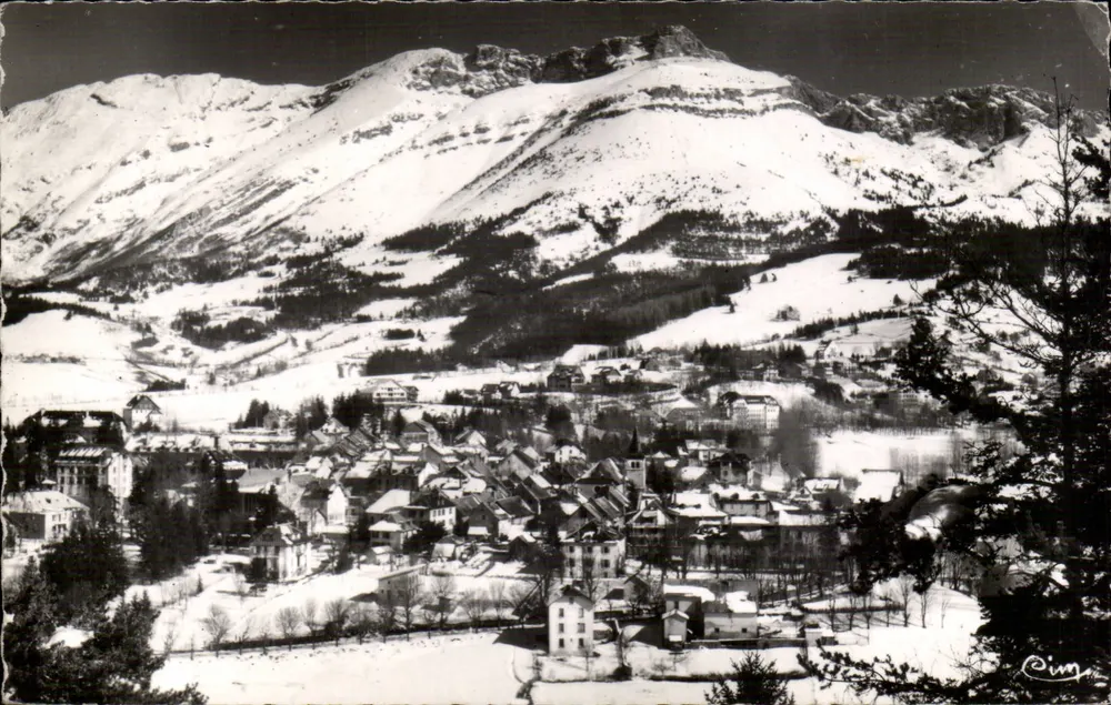 Villard-de-Lans (Isère) — Vista geral, as Cochettes, o Cornafion — Foto Candier Mazou - Frente
