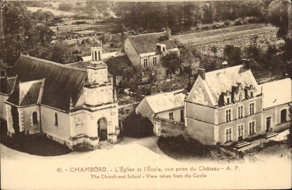 Chambord — Die Kirche und die Schule, Blick vom Schloss — A. P. - Vorderseite