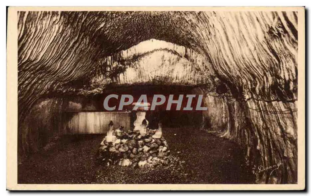 Gruta petrificante — Tours (Loire-et-Cher) — R. Dorange - Frente