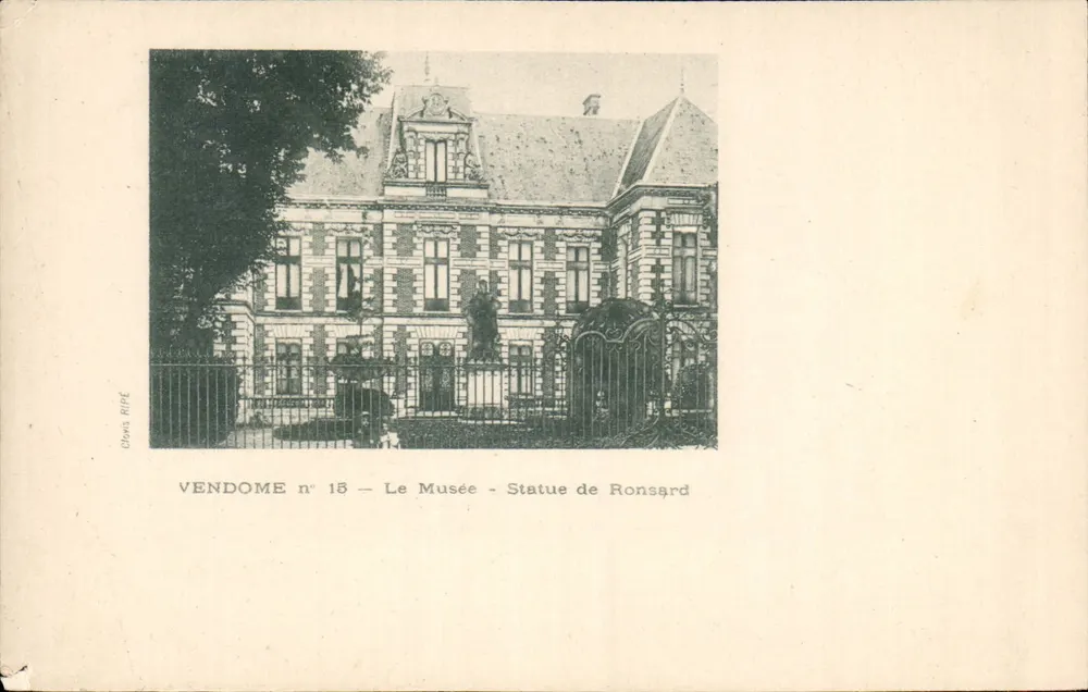 Vendôme n° 15 — O Museu — Estátua de Ronsard — Editor Ripe - Frente