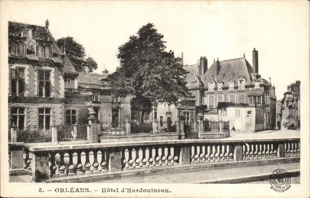 Orléans — Hotel d'Hardouineau — Edição Dutton de Lyon - Frente