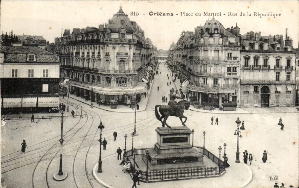 Orléans - Place du Martroi - Rue de la République — Th.G. n°815 - Vorderseite