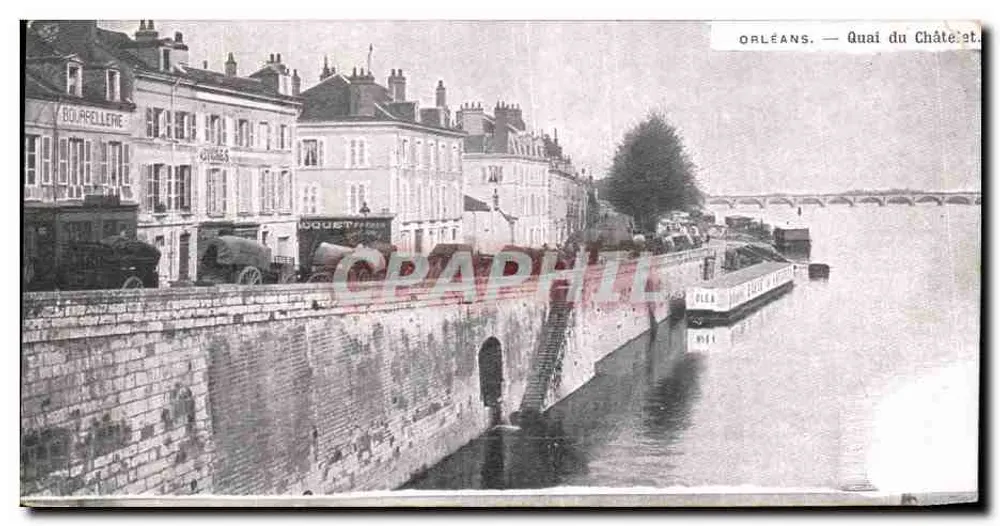 Orléans — Quai du Châtelet — vista do cais e do rio com edifícios e barco - Frente