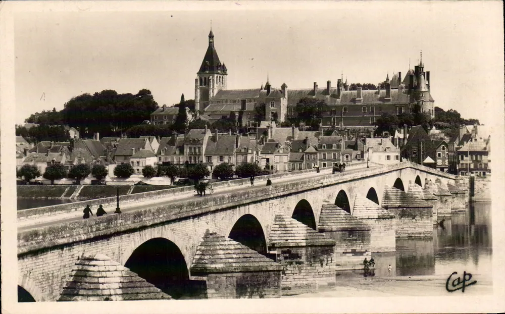 Gien - Vista sobre o Castelo — Edição de Gien (Loiret) n°38 - Frente