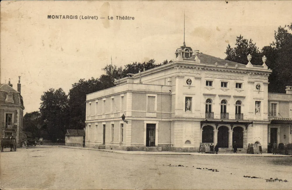 Montargis (Loiret) — O Teatro — Edit. V.O. - Frente