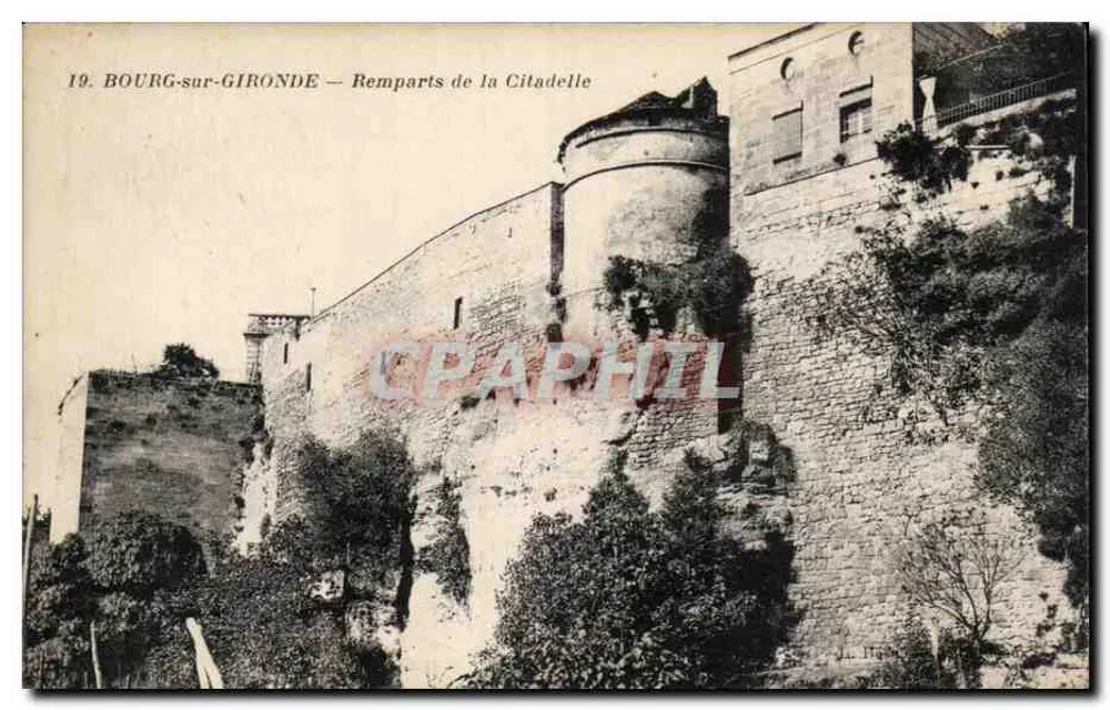 Bourg-sur-Gironde — Mauern der Zitadelle — Fot. J. Durand, Paris - Vorderseite