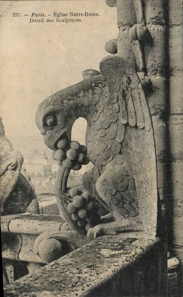 Paris — Kirche Notre-Dame — Detail der Skulpturen - Vorderseite