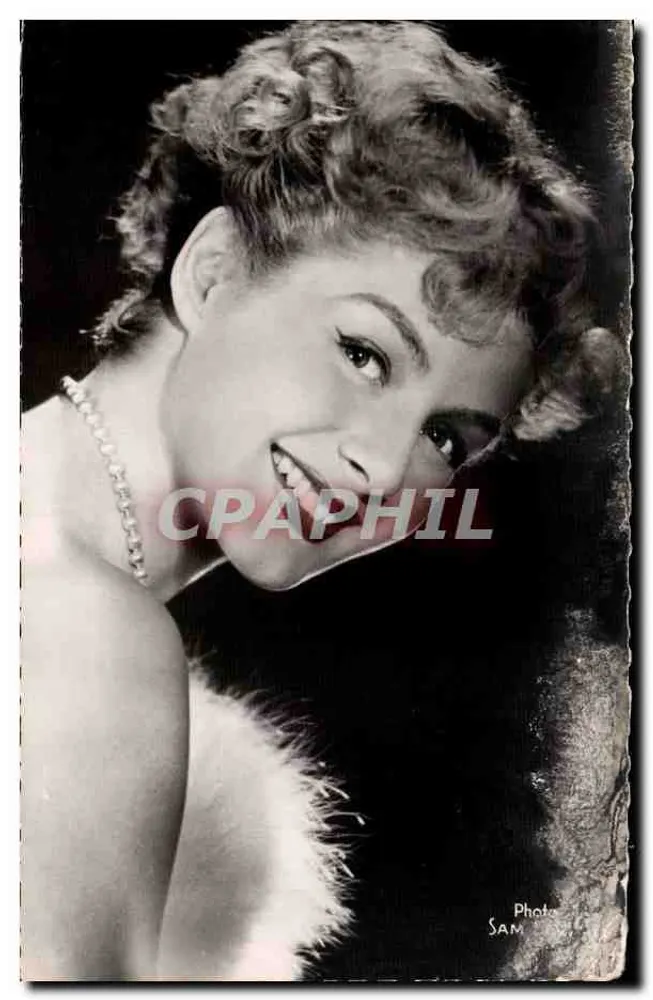 Colette Ripert — portrait en noir et blanc — Photo Sam - Awers