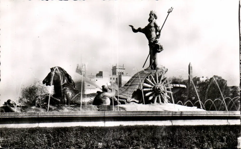 Madrid — Fontäne des Neptun — Belietiïtica Española - Vorderseite