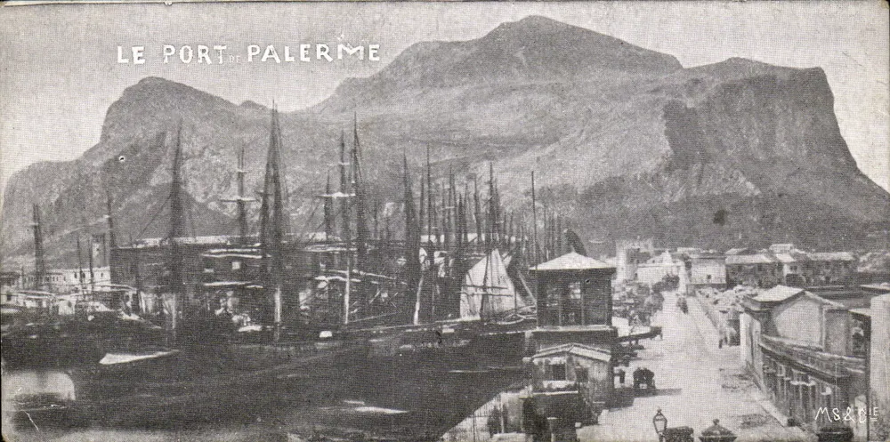 Der Hafen von Palermo — Ansicht des Hafens mit Berg im Hintergrund — Verlag MS&CE - Vorderseite