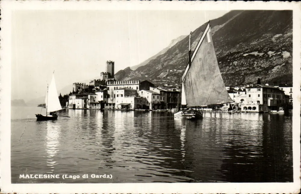 Malcesine (Lago di Garda) — Blick auf den See mit Segelbooten und Schloss — Verlag Malcesine, n° 148 - Vorderseite