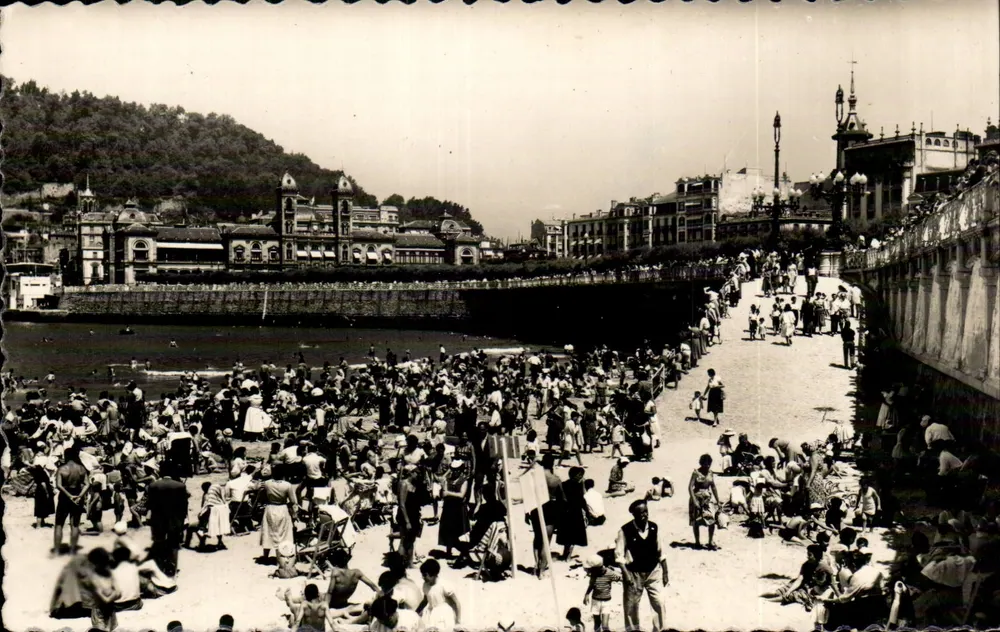 San Sebastián — Teilansicht der Strand — AISA n°261 - Vorderseite