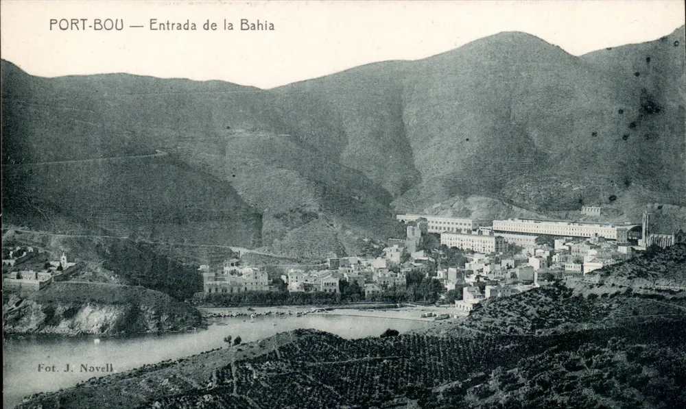 Port-Bou — Eingang zur Bucht — Fot. J. Novell - Vorderseite