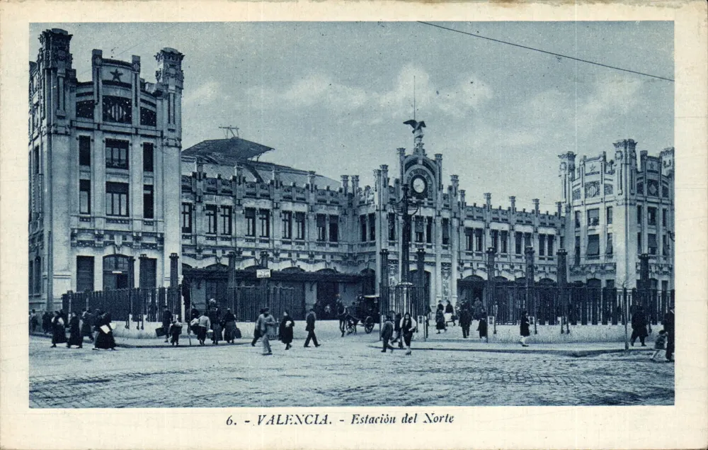 Valence - Bahnhof Nord — Ansicht des Gebäudes und Reisender — L. Roïsta, fot. Barcelona, n°6 - Vorderseite