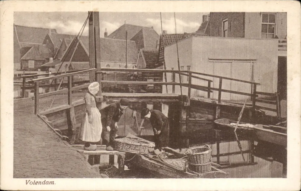 Volendam — Szene eines fließenden Marktes — Verlag J.C. Simon & Cie, Rotterdam - Vorderseite
