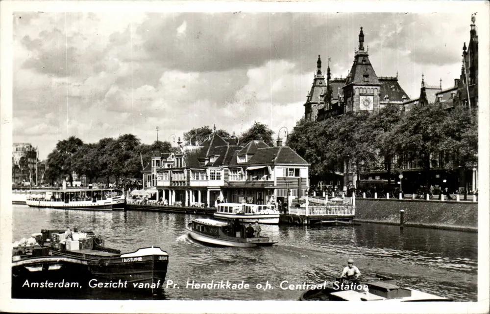 Amsterdam, Blick von der Pr. Hendrikkade zum Central Station — Verlag M. van Gasteren & Zoon, n° 43 - Vorderseite