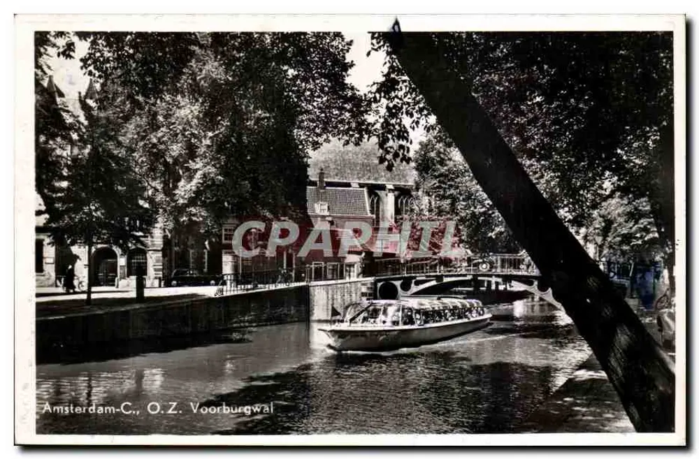 Amsterdam-C., O.Z. Voorburgwal — vista do canal com barco — editor - Frente
